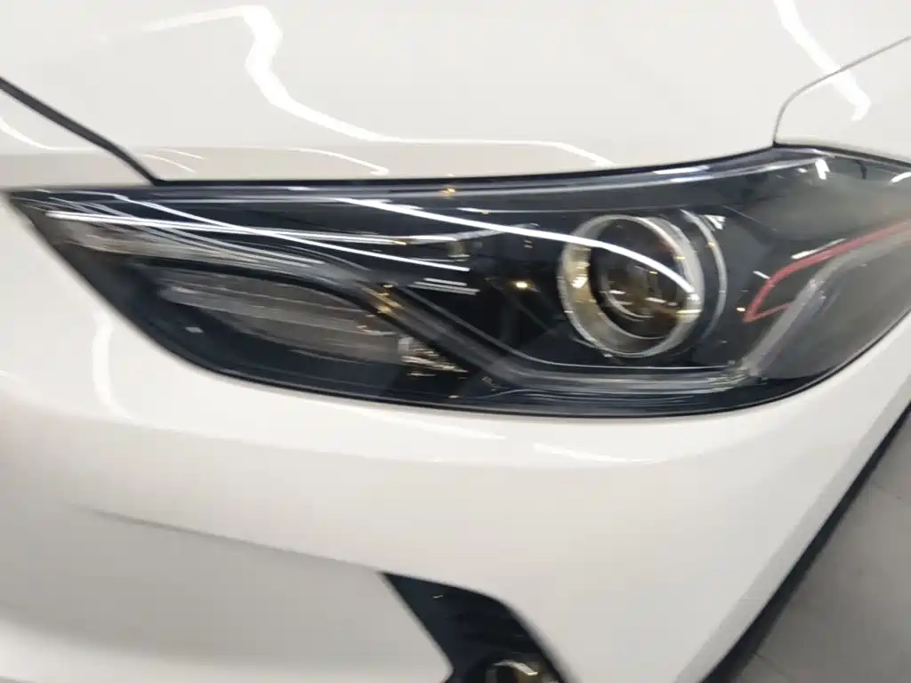 Hyundai Elantra — фото 23