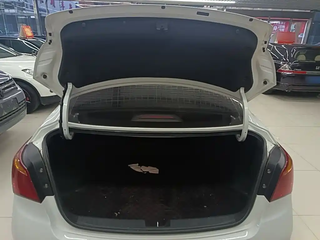 Hyundai Mistra — фото 18