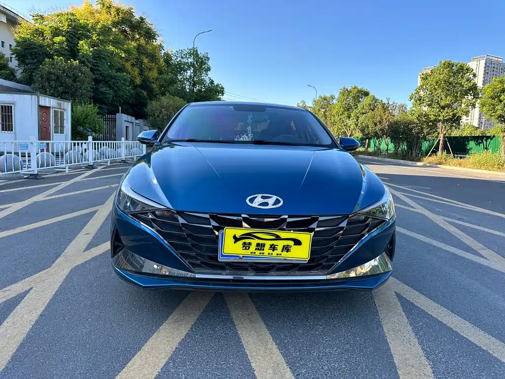 Hyundai Elantra — фото 2