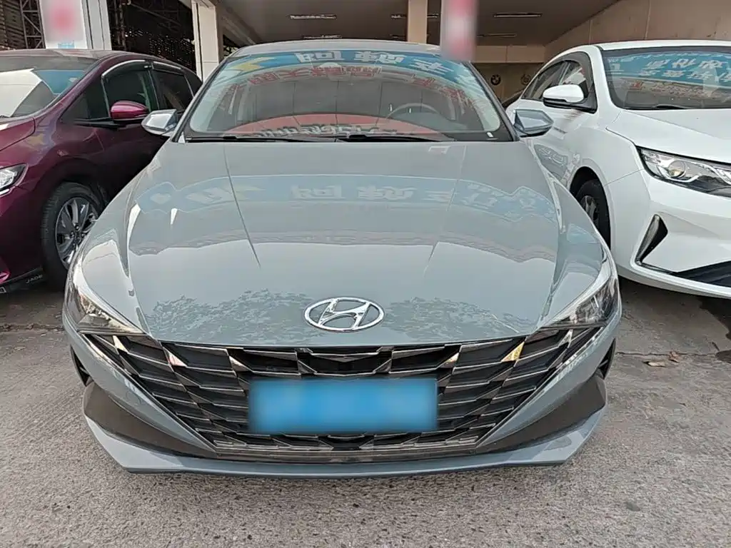 Hyundai Elantra — фото 2