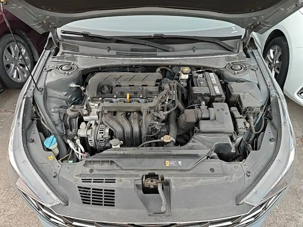 Hyundai Elantra — фото 19