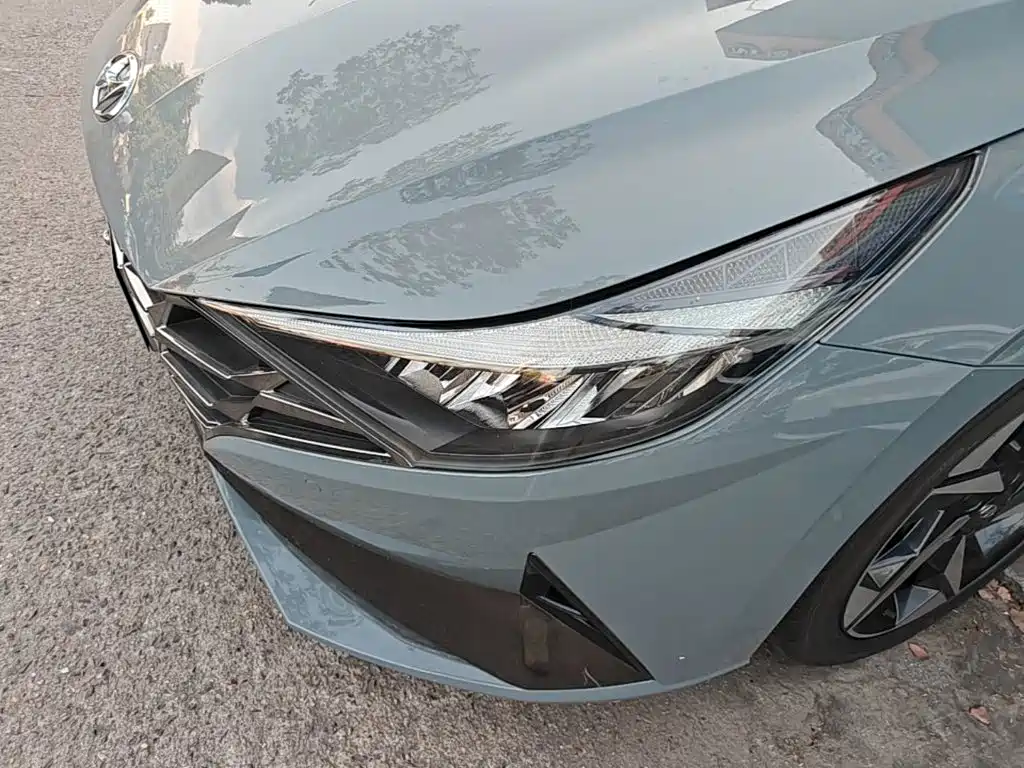 Hyundai Elantra — фото 23