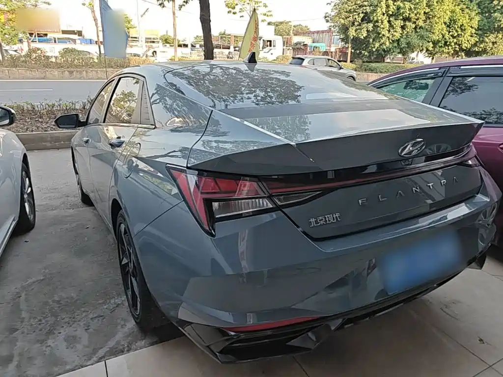Hyundai Elantra — фото 4