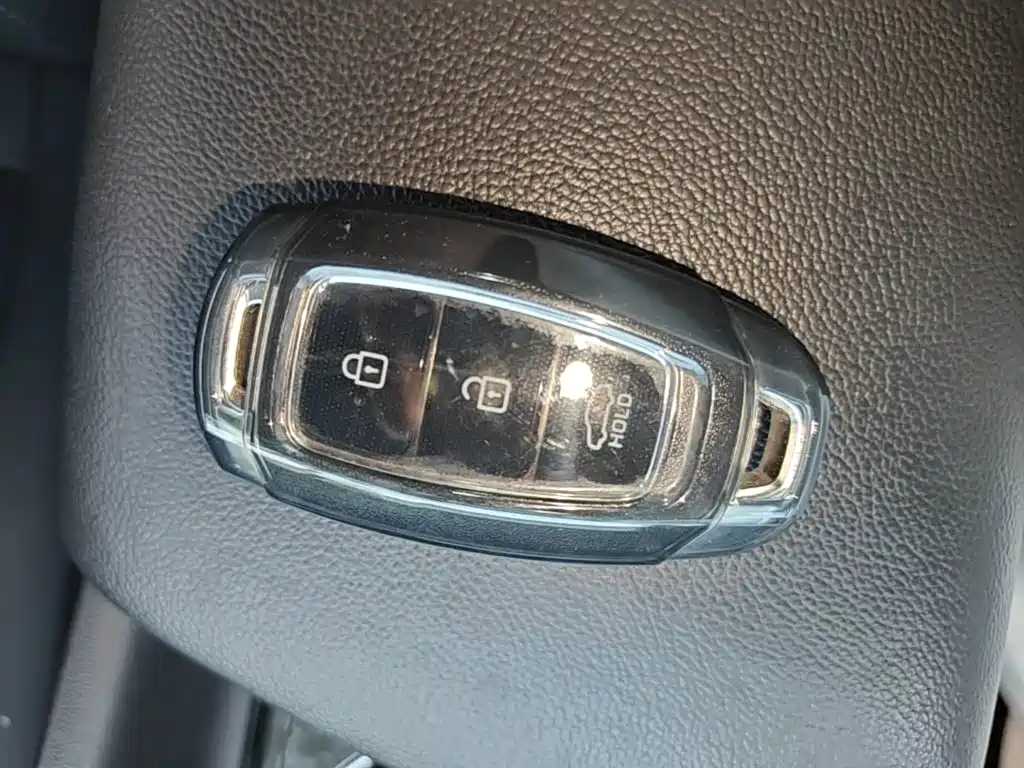 Hyundai Elantra — фото 8