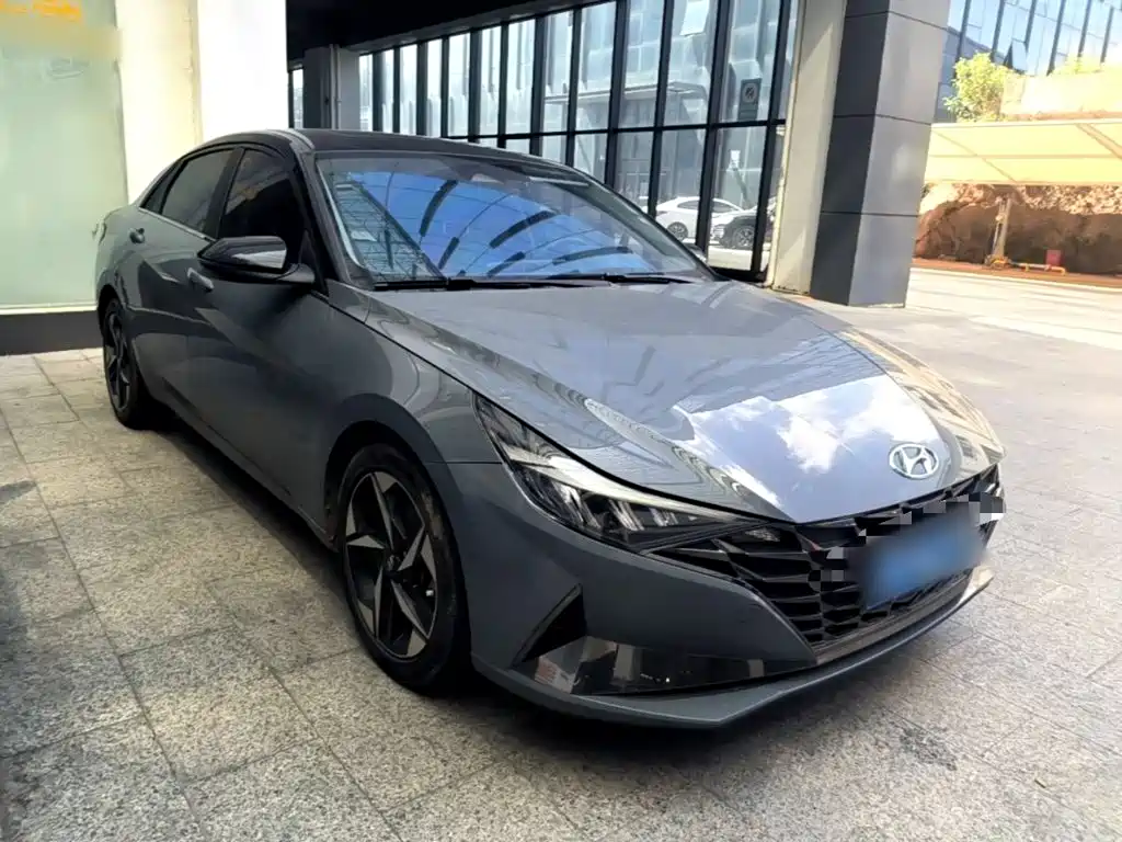 Hyundai Elantra — фото 3