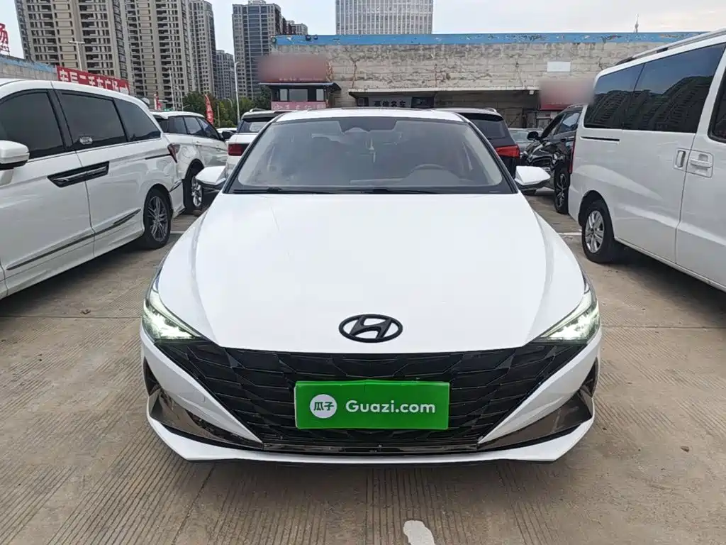 Hyundai Elantra — фото 2
