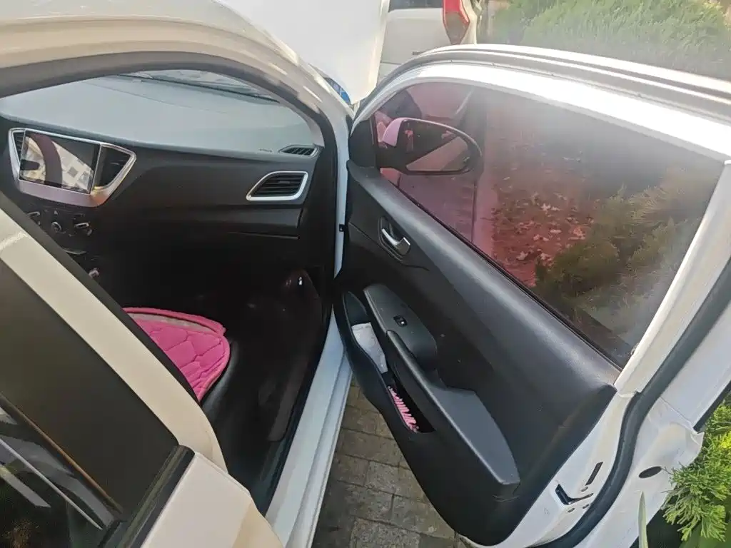 Hyundai Verna — фото 17
