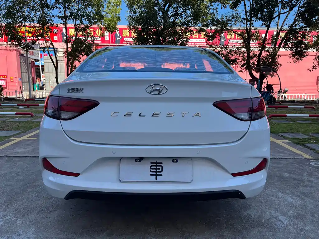 Hyundai Elantra — фото 6