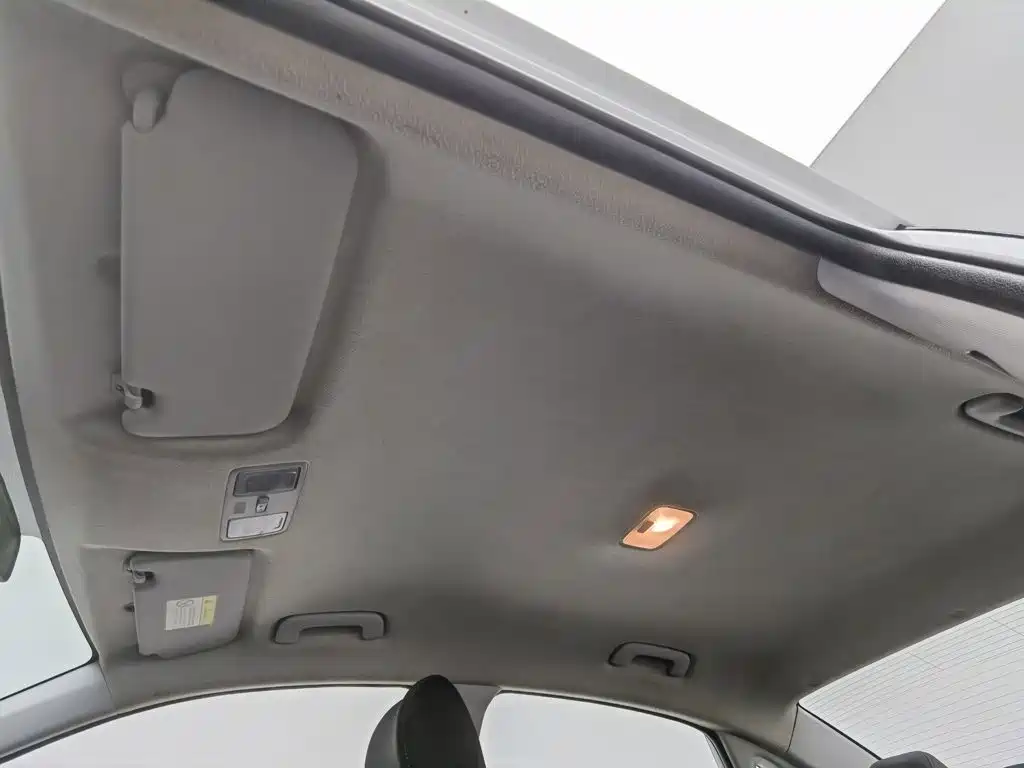 Hyundai Elantra — фото 14