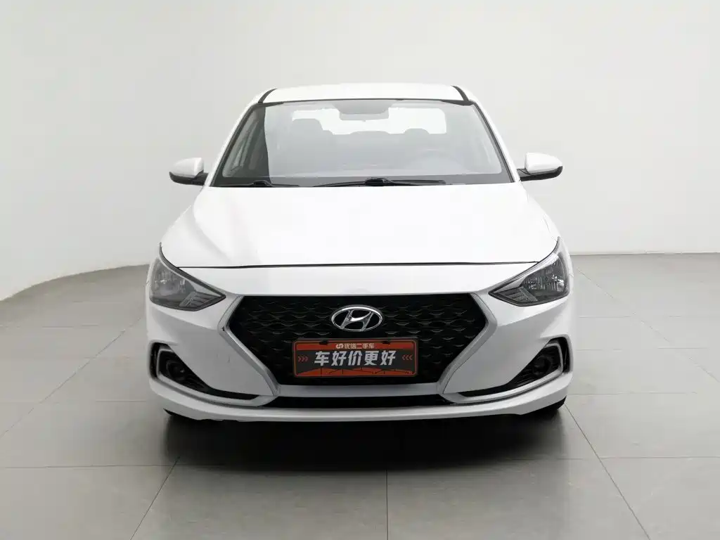 Hyundai Elantra — фото 3