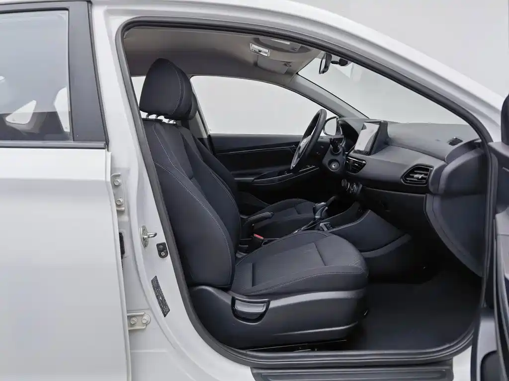 Hyundai Elantra — фото 23