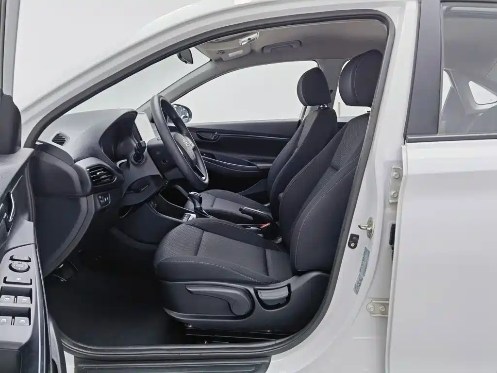 Hyundai Elantra — фото 10