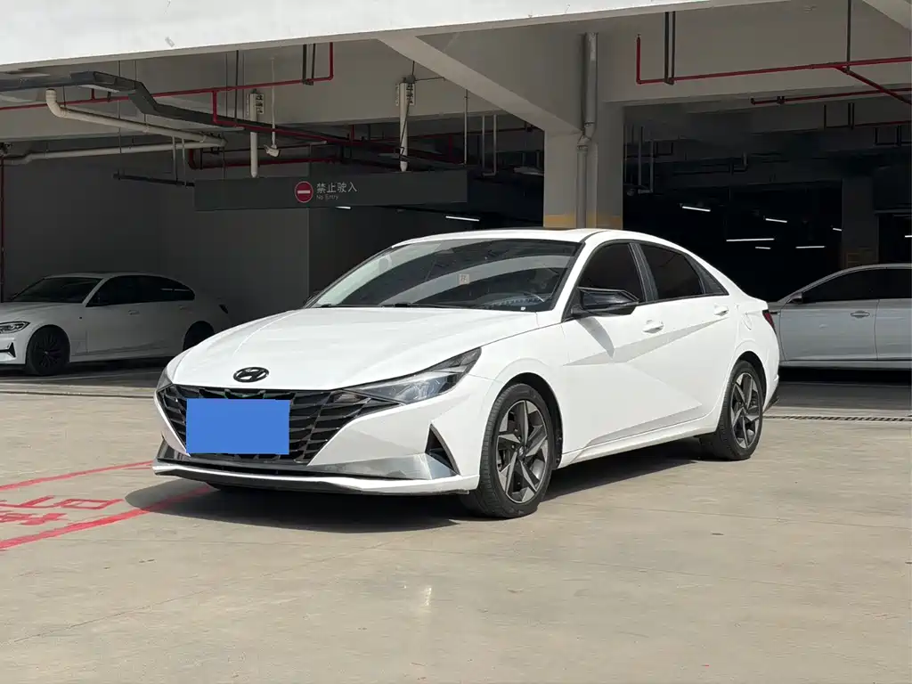 Hyundai Elantra — фото 2