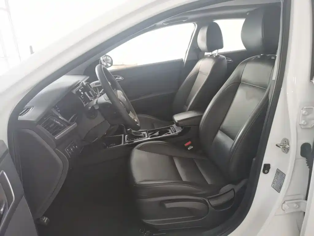 Hyundai Mistra — фото 14