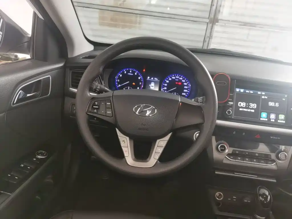 Hyundai Mistra — фото 10