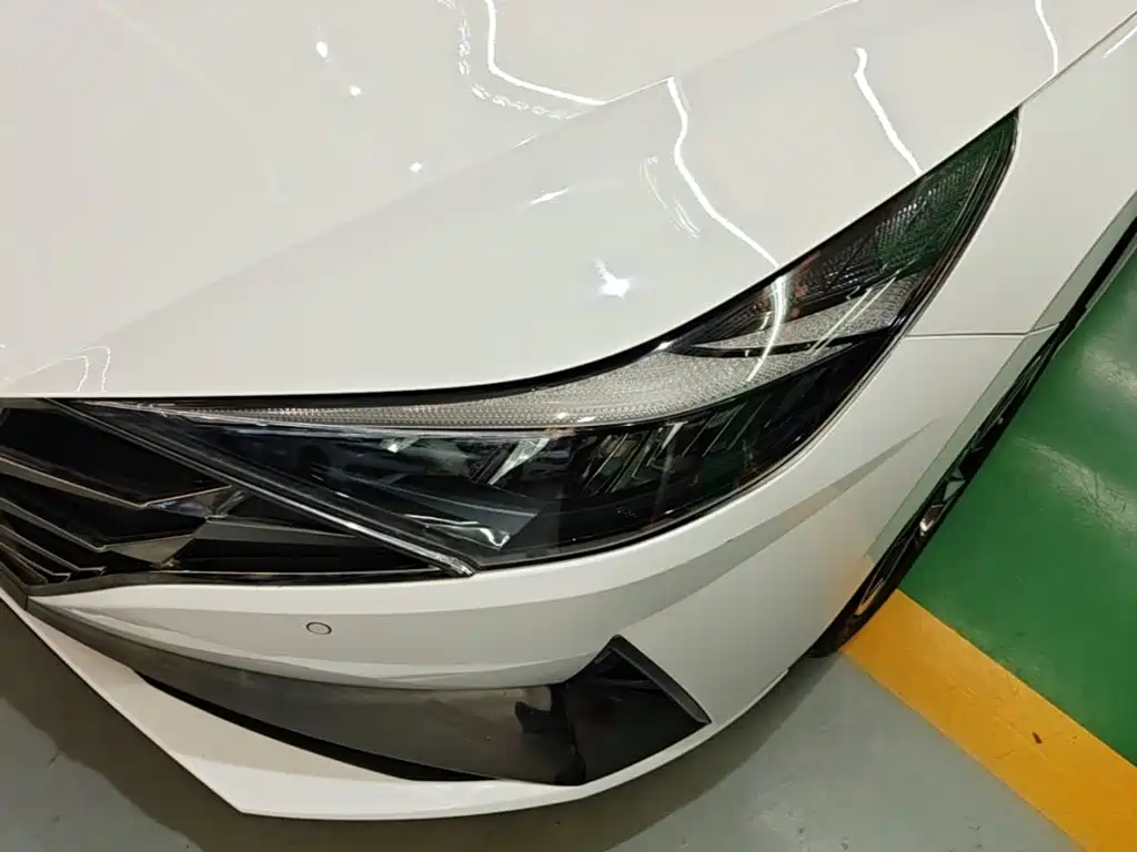 Hyundai Elantra — фото 23