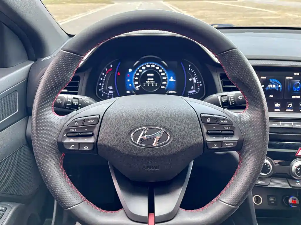 Hyundai Elantra — фото 8