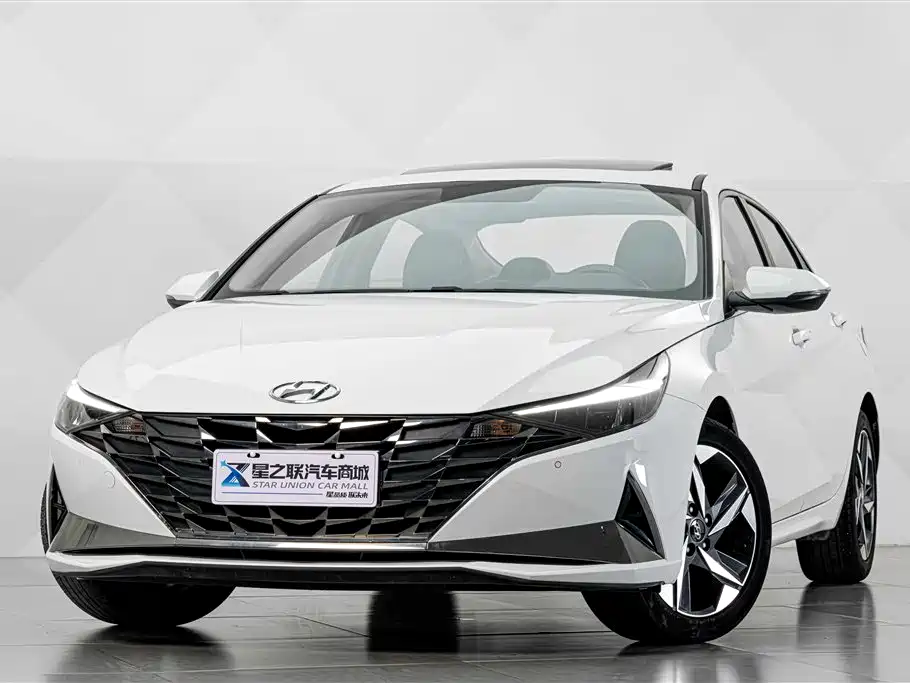 Hyundai Elantra — фото 2
