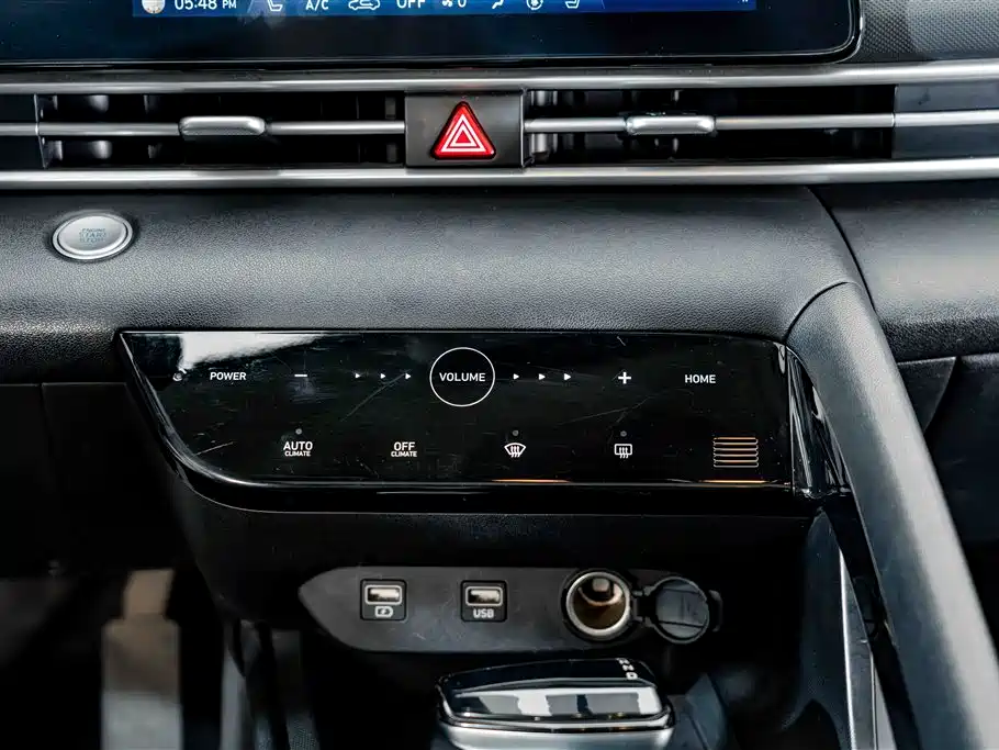 Hyundai Elantra — фото 11