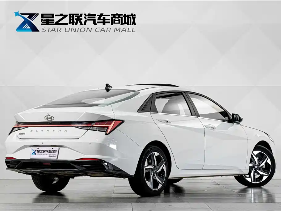 Hyundai Elantra — фото 6