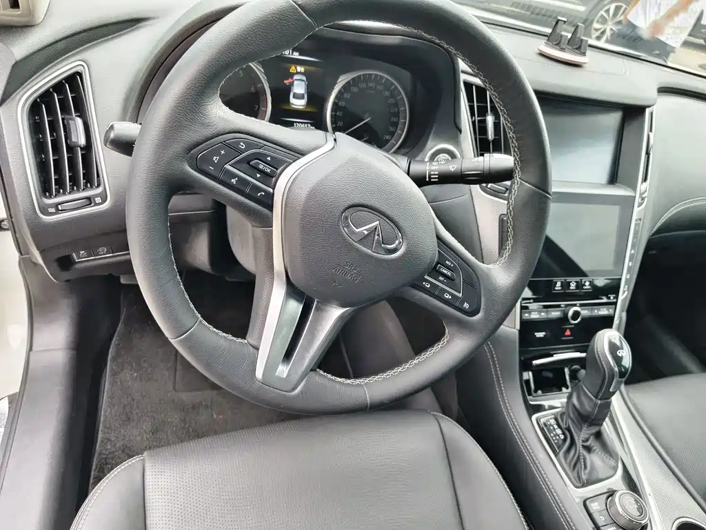 Infiniti Q50L — фото 10