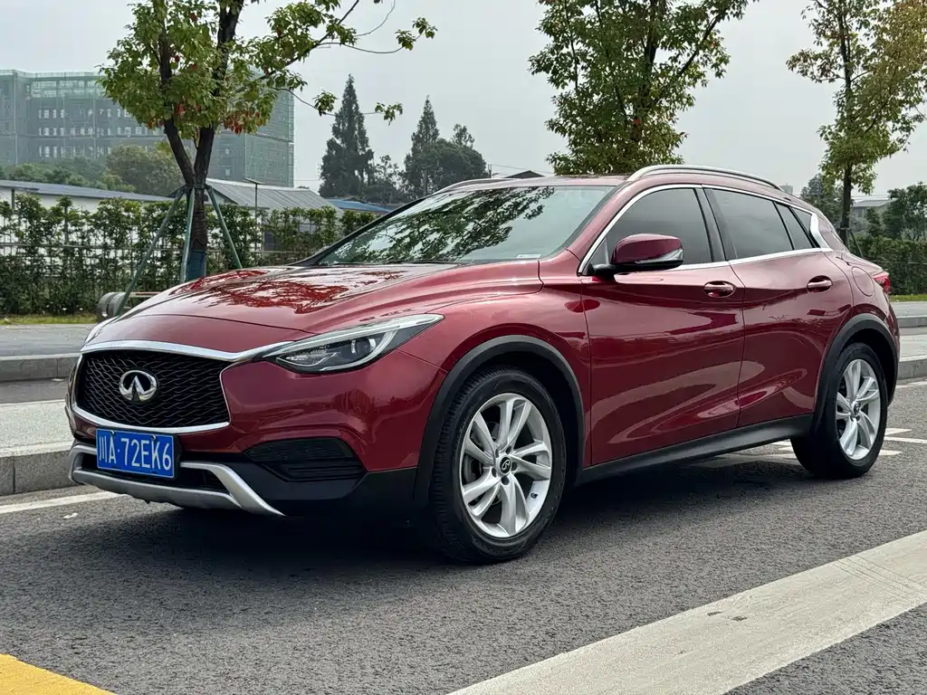 Infiniti QX30
