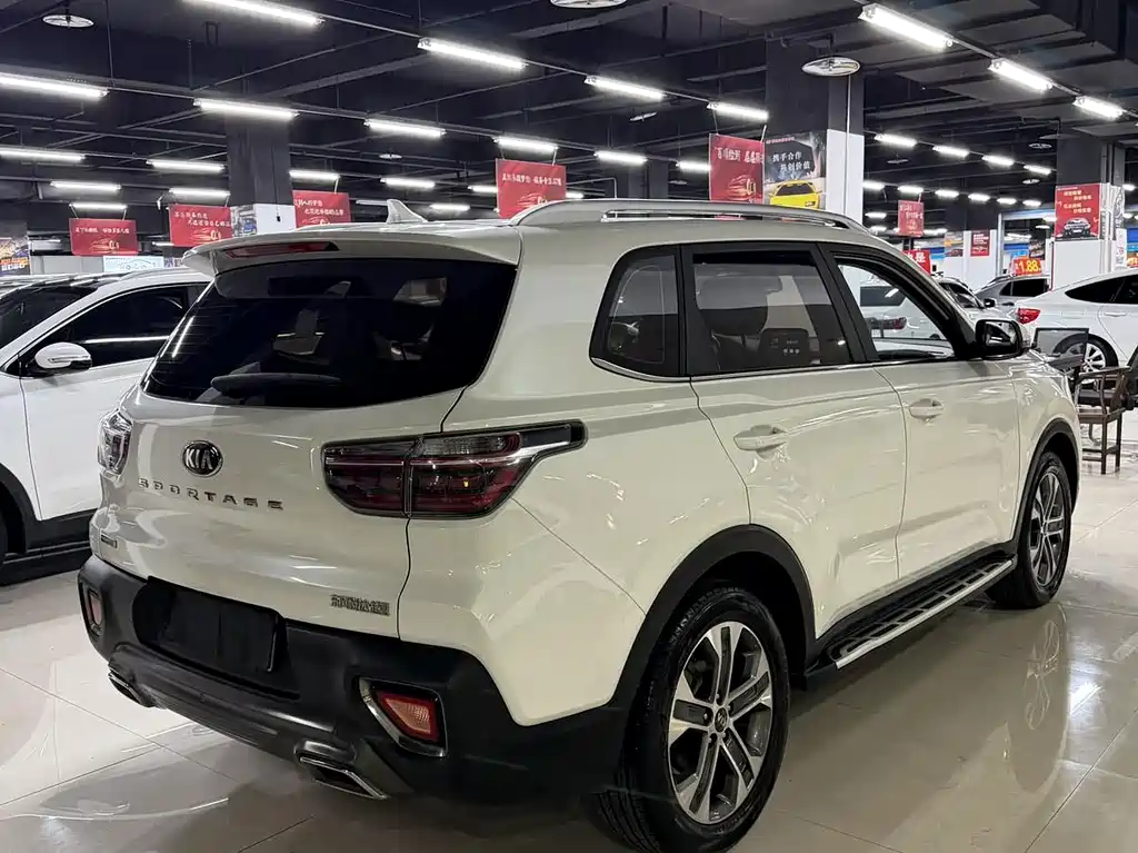 Kia Sportage — фото 7