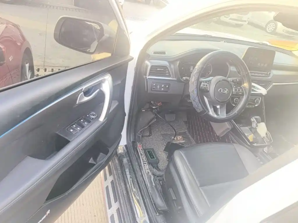Kia Sportage — фото 15