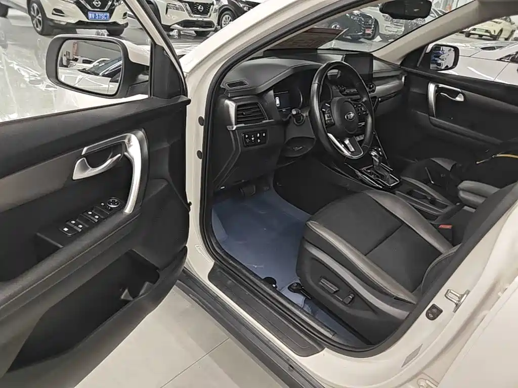 Kia Sportage — фото 15
