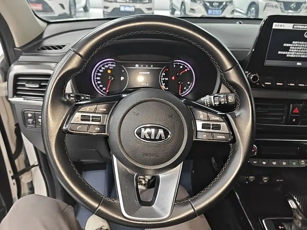 Kia Sportage — фото 10