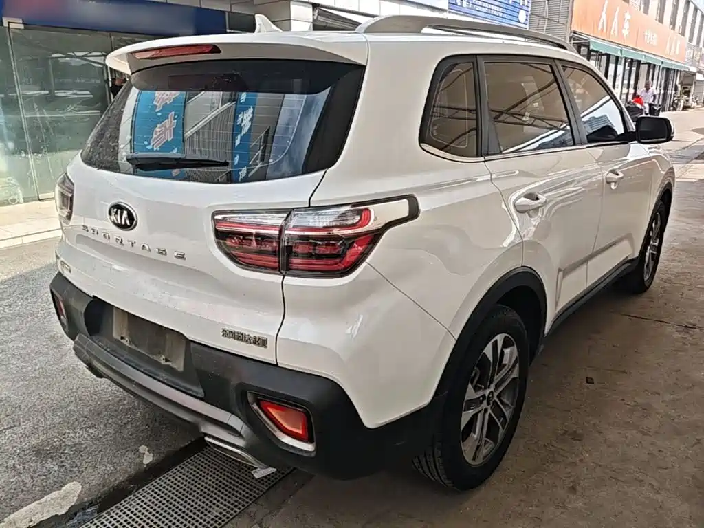 Kia Sportage — фото 6