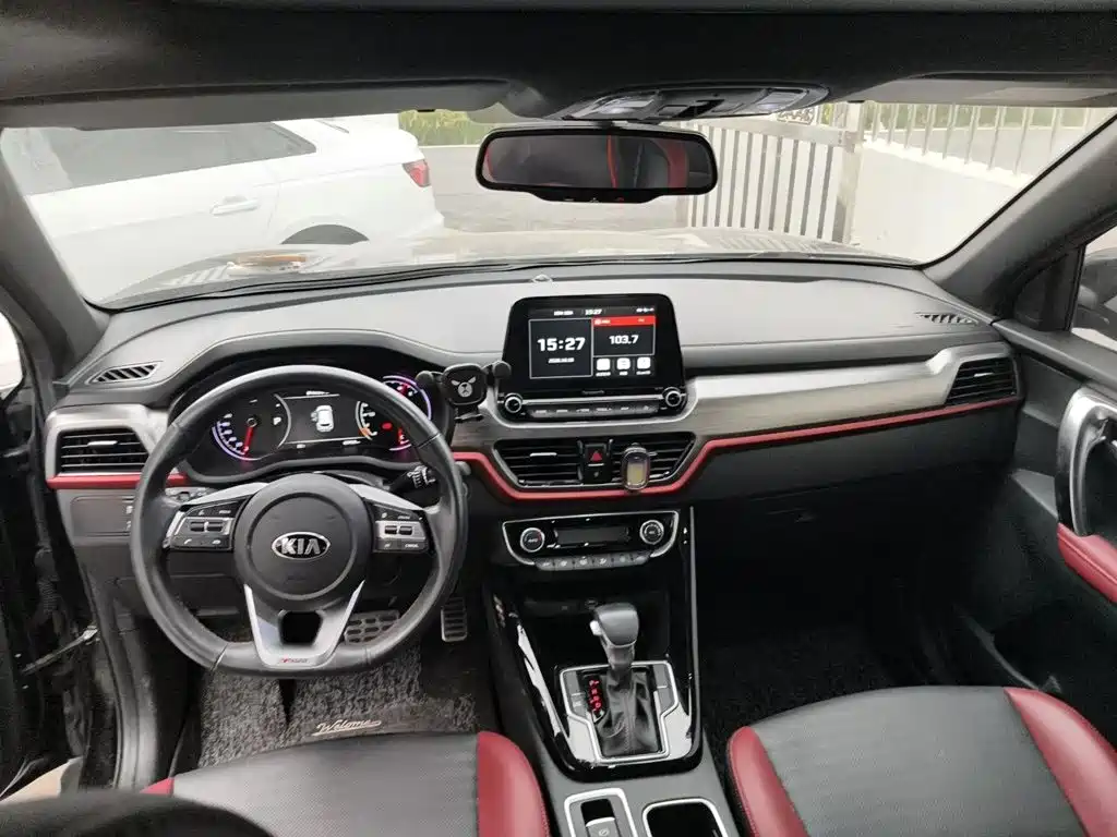 Kia Sportage — фото 5