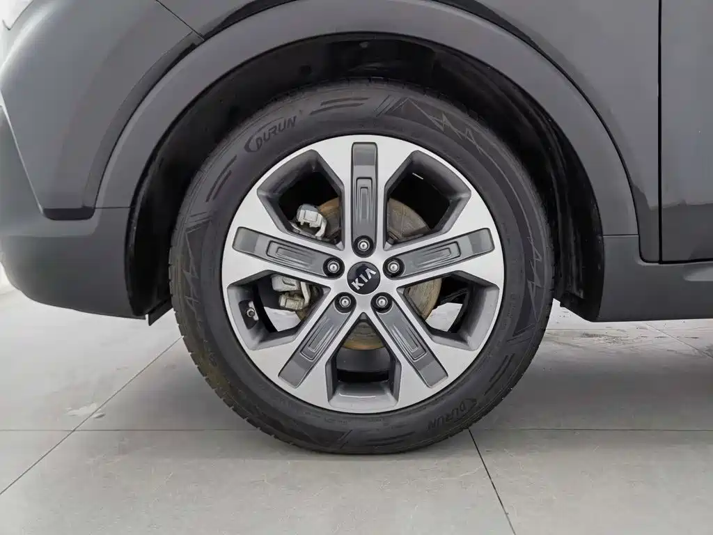 Kia Sportage — фото 17