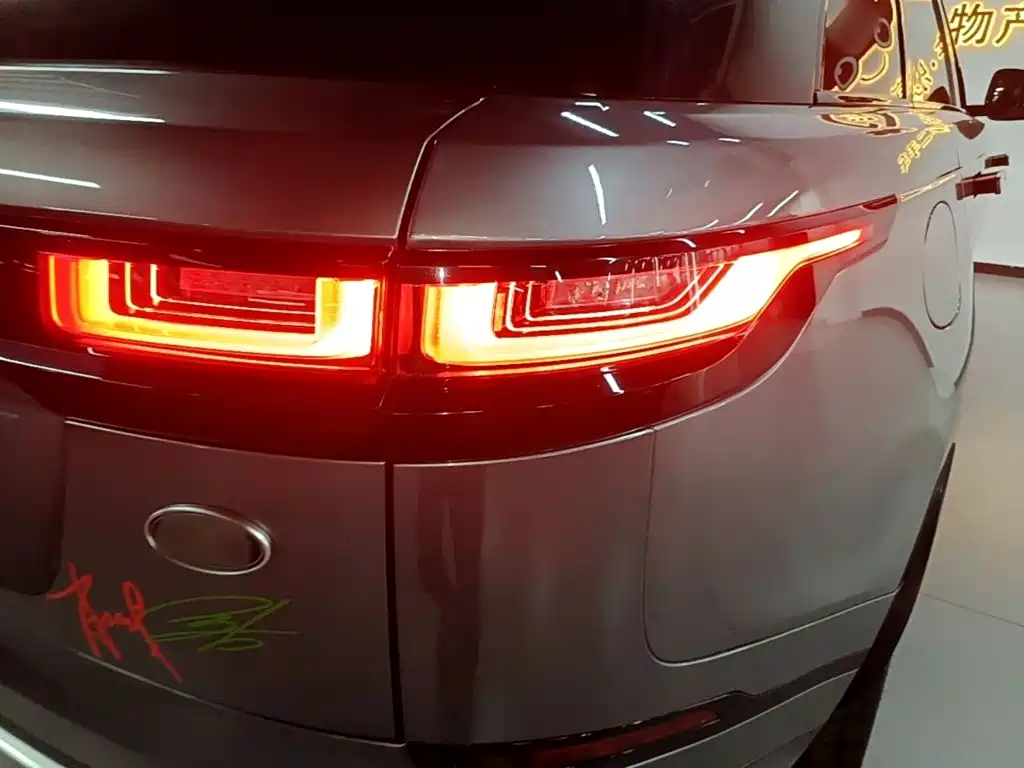 Land Rover Velar — фото 7