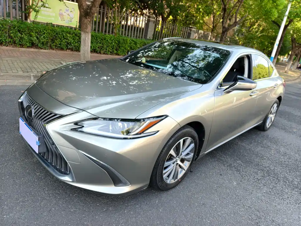 Lexus ES — фото 2