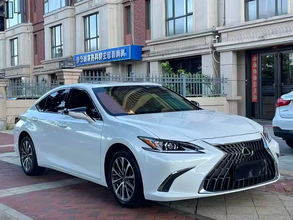 Lexus ES — фото 3