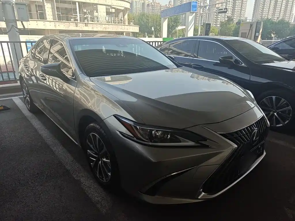 Lexus ES — фото 3