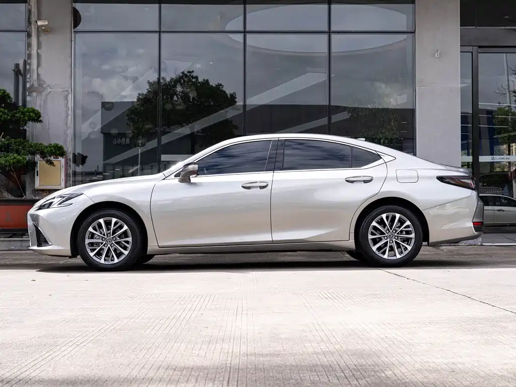 Lexus ES — фото 4