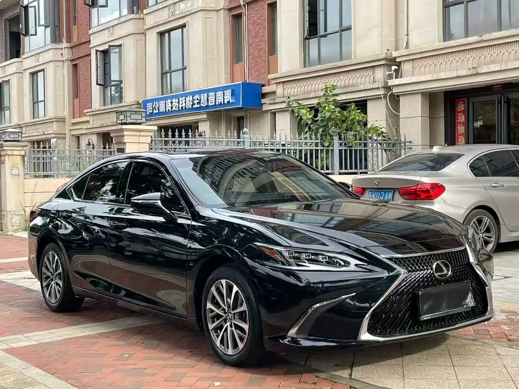 Lexus ES — фото 3