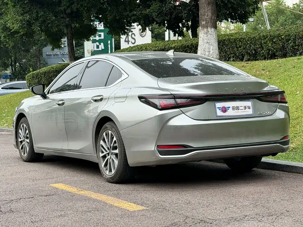 Lexus ES — фото 4