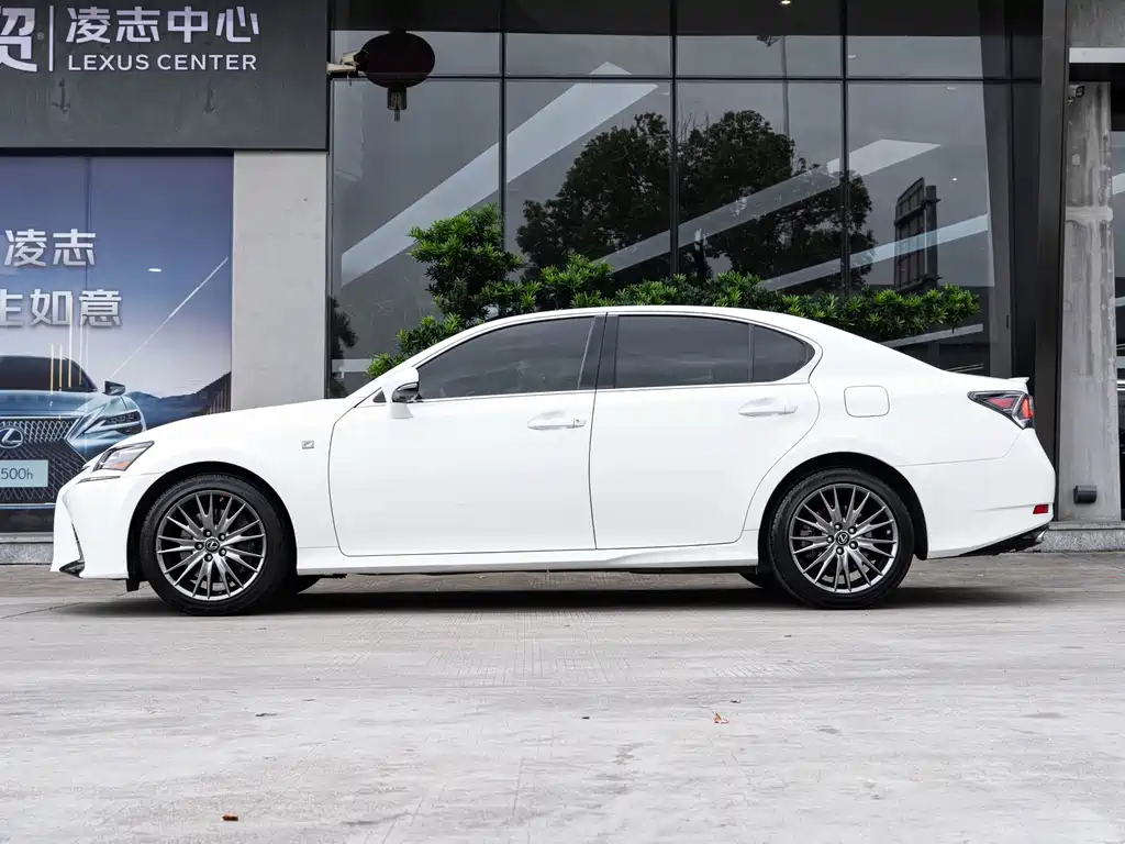 Lexus GS — фото 4