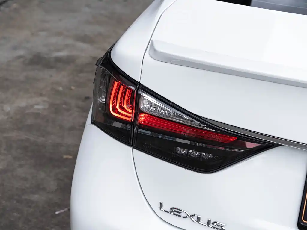 Lexus GS — фото 7