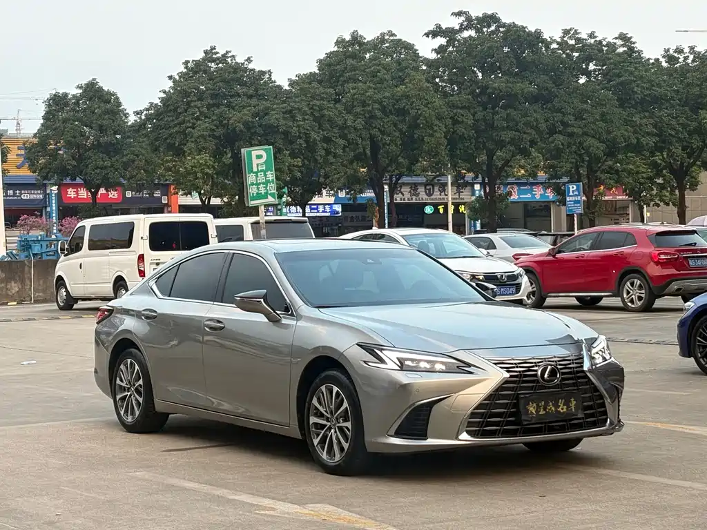 Lexus ES — фото 3
