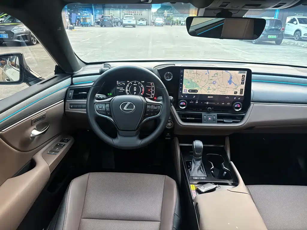 Lexus ES — фото 10