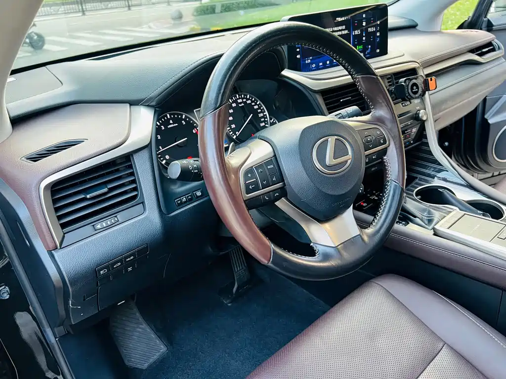 Lexus RX — фото 22