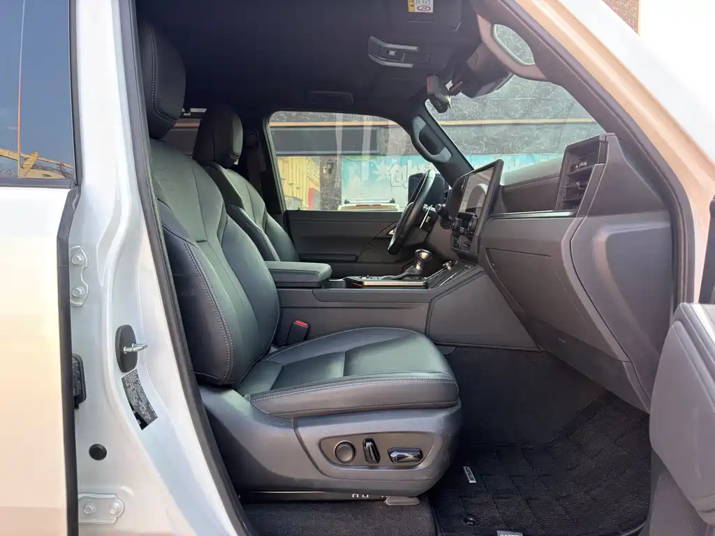 Lexus GX — фото 11