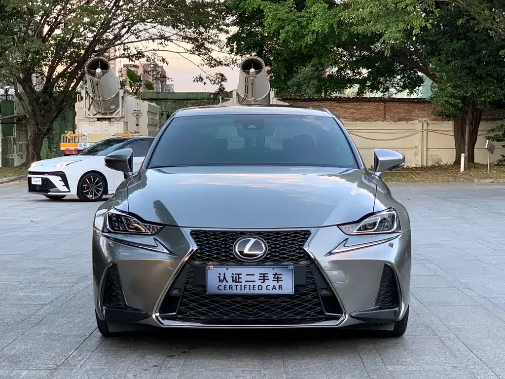 Lexus IS — фото 2