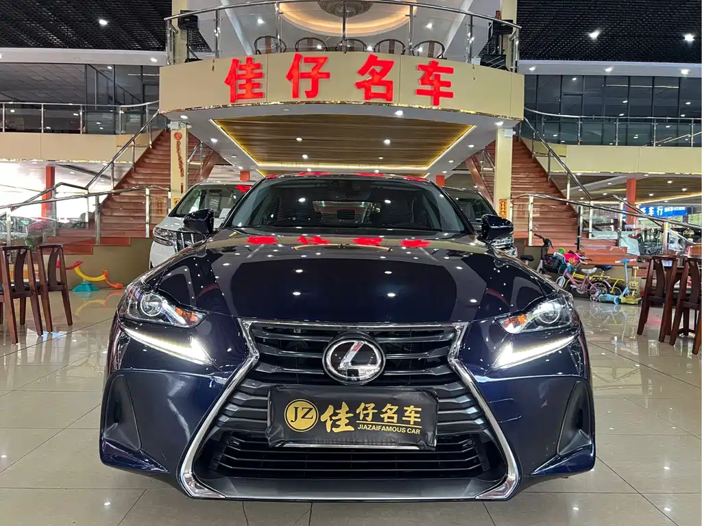 Lexus IS — фото 2
