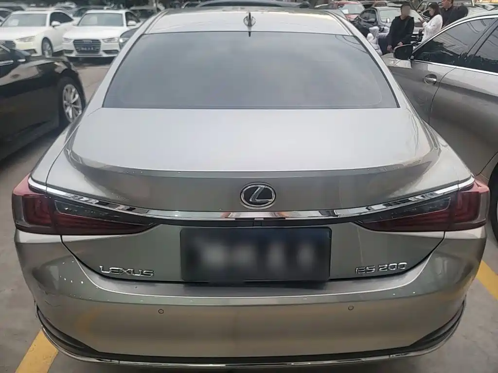 Lexus ES — фото 5