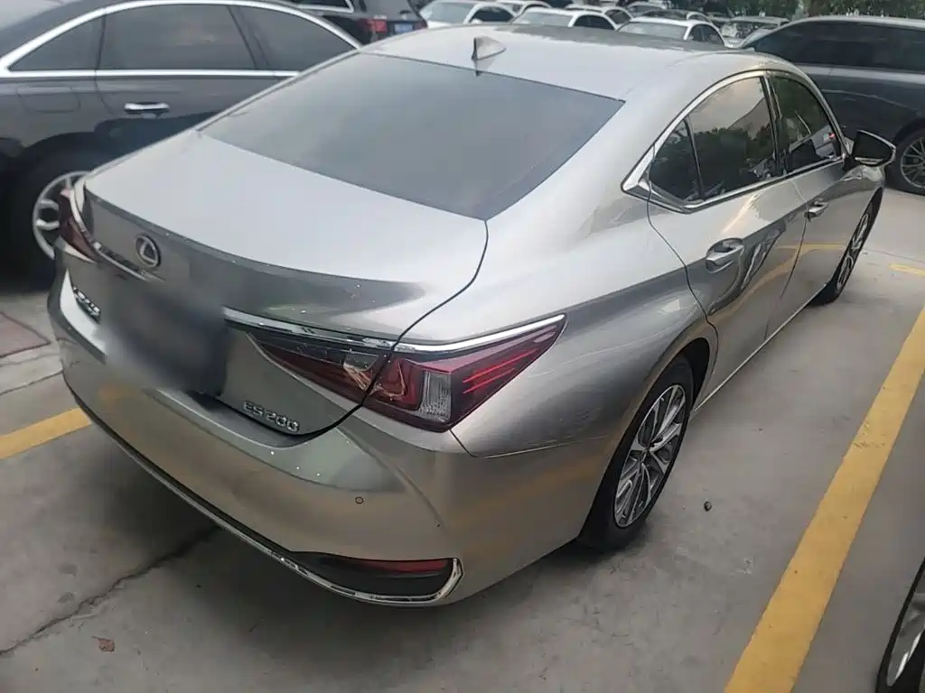 Lexus ES — фото 6